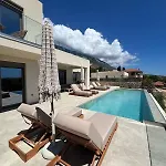Thalassa Haven Lourdas *