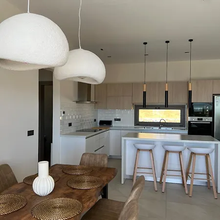 Вилла Thalassa Haven Lourdas *