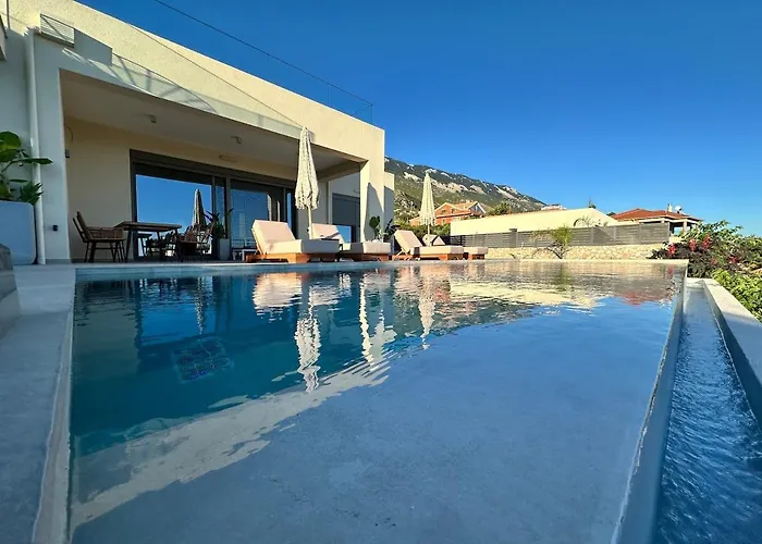 Thalassa Haven Lourdas *